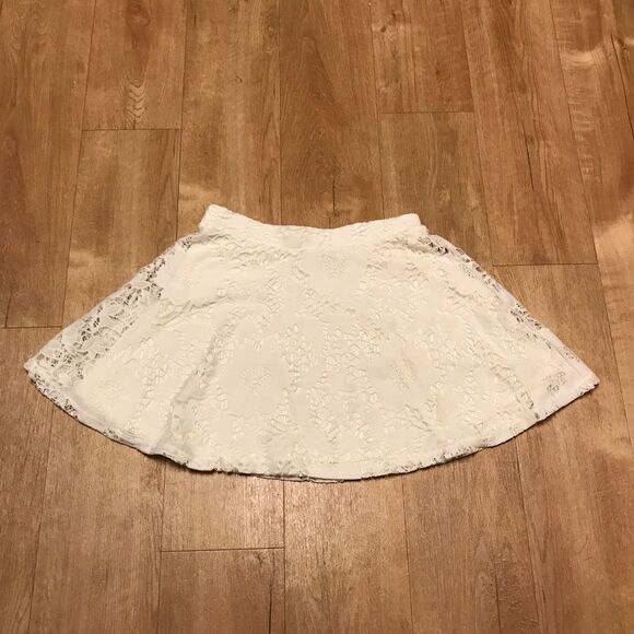 Aeropostale Lace Floral Mini Skater Skirt Girls Ivory White S/P - Picture 10 of 10